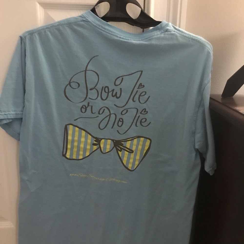 blue t shirt